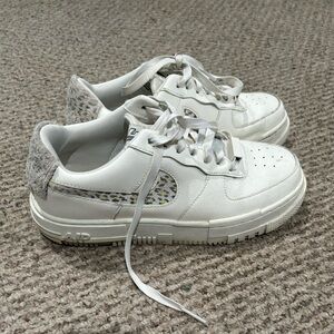 Nike Women Air Force 1 Pixel SE White Cheetah